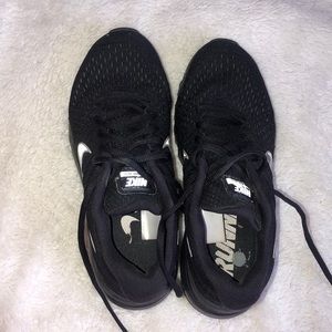 Black Nike Airmax Lightly Worn